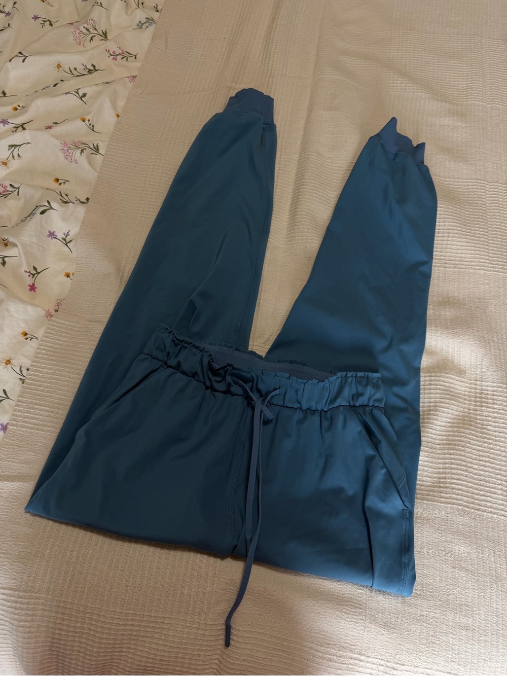 Lululemon Stretch High-Rise Jogger *Full Length - Picture 4 of 4